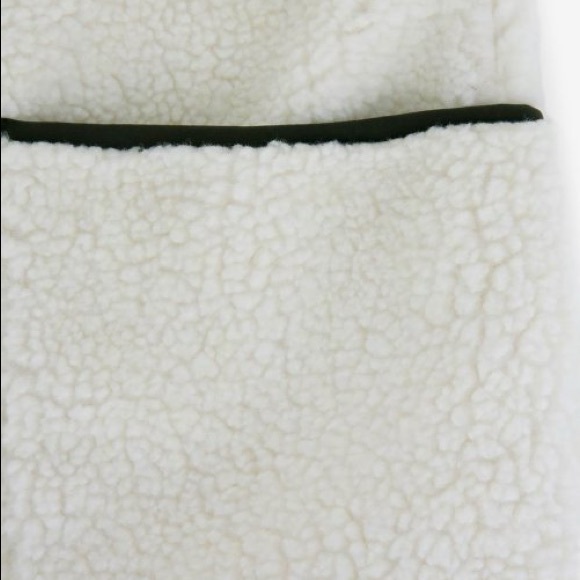 Sundae School Jeogori Messenger Bag Fleece Cardigan
M Brand New Ivory - Picture 5 of 10